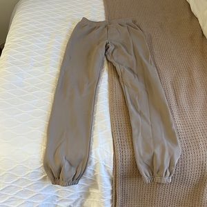 Skims joggers, color Desert, size XS, never been worn